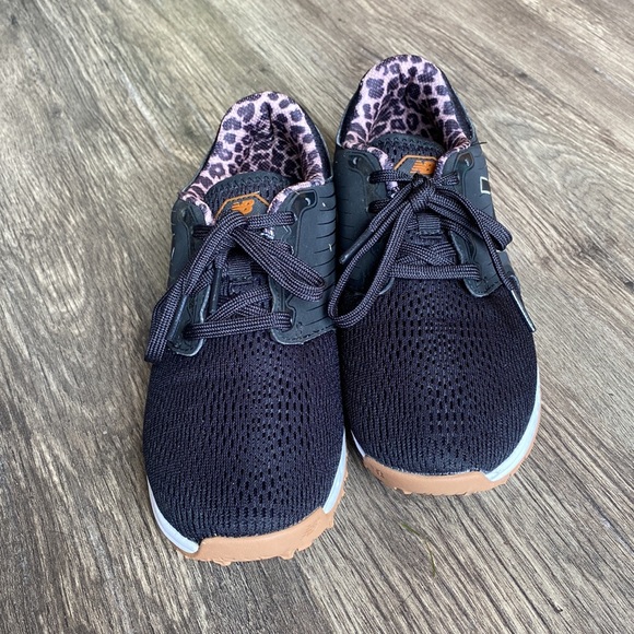 New Balance soft spike golf shoes - Picture 2 of 6